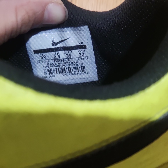 US size 3 soccer shoes - Picture 5 of 5